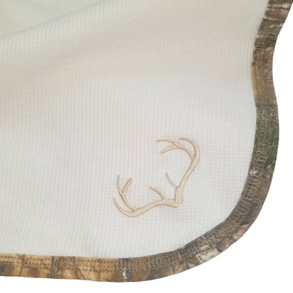Creative Knitwear Camo Deer Horns Thermal Waffle Weave Blanket 30" X 33" - Picture 4 of 6